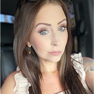 Meet your Posher, Roxanne